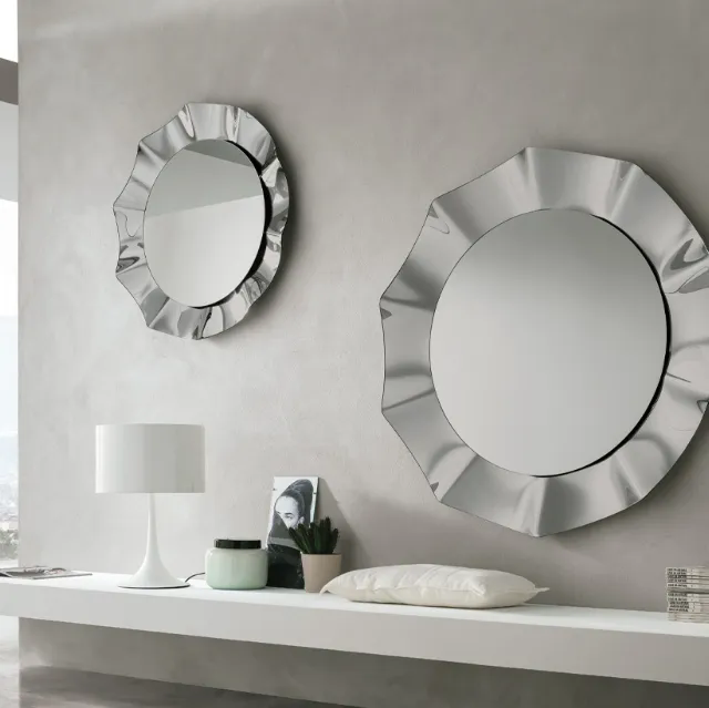 Specchio Osiride con cornice in vetro curvato di Target Point