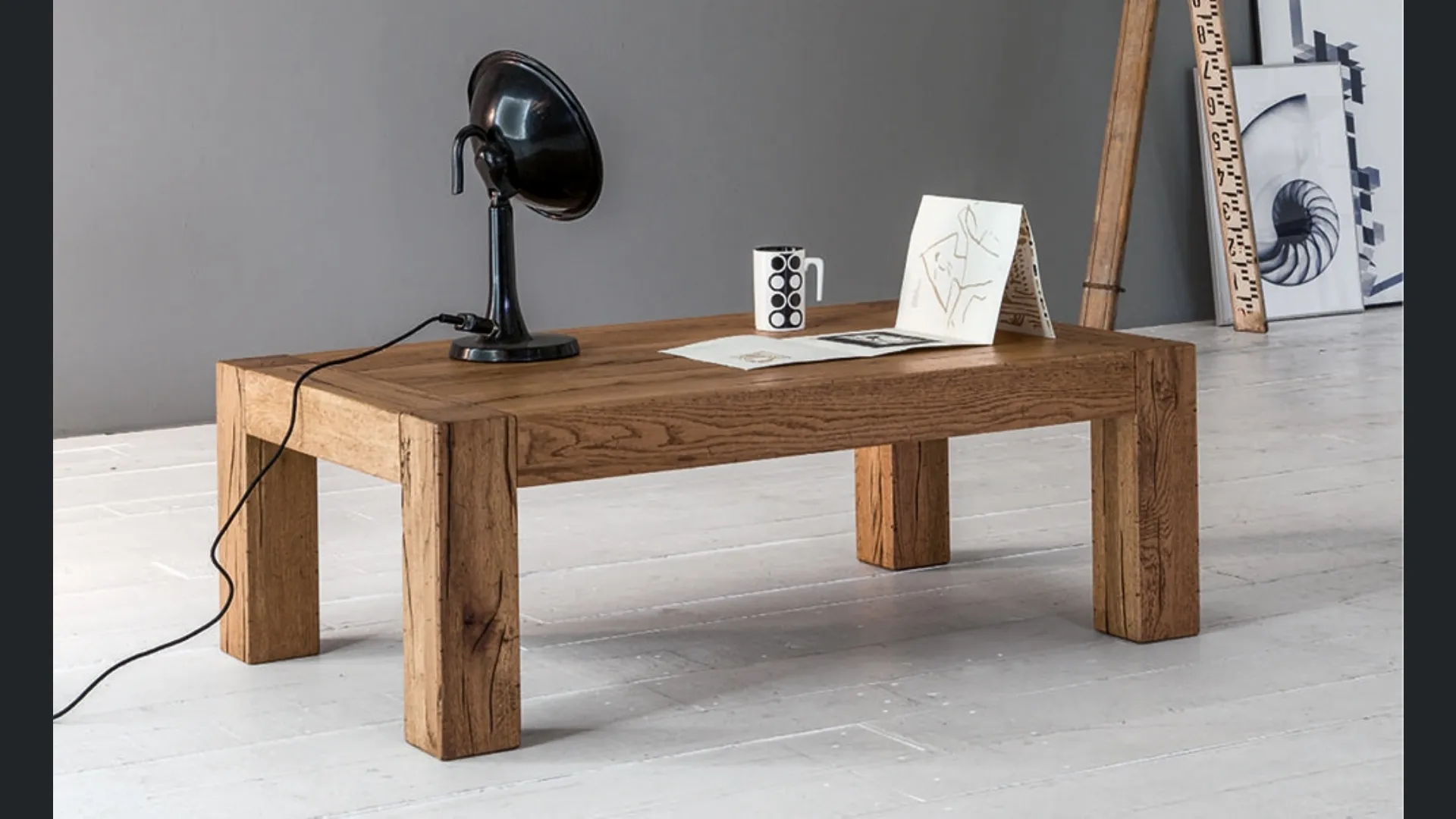 Tavolino Brooklyn in legno di Rovere massello di Devina Nais