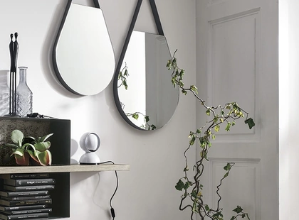 Specchiere moderne Drops con struttura in metallo di Target Point