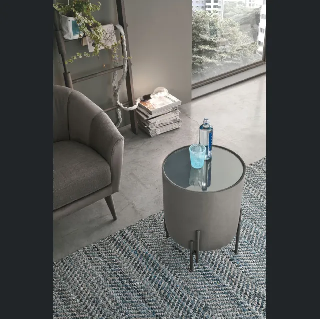 Tavolino Pouf Planos con top in vetro e struttura rivestita in microfibra effetto velluto di Target Point