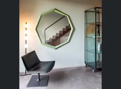 Specchio Diamond con cornice in Rovere massello di Devina Nais