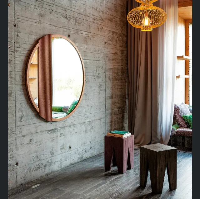 Specchio Zero 16 Rotondo con cornice e decorazione i Rovere massello di Devina Nais