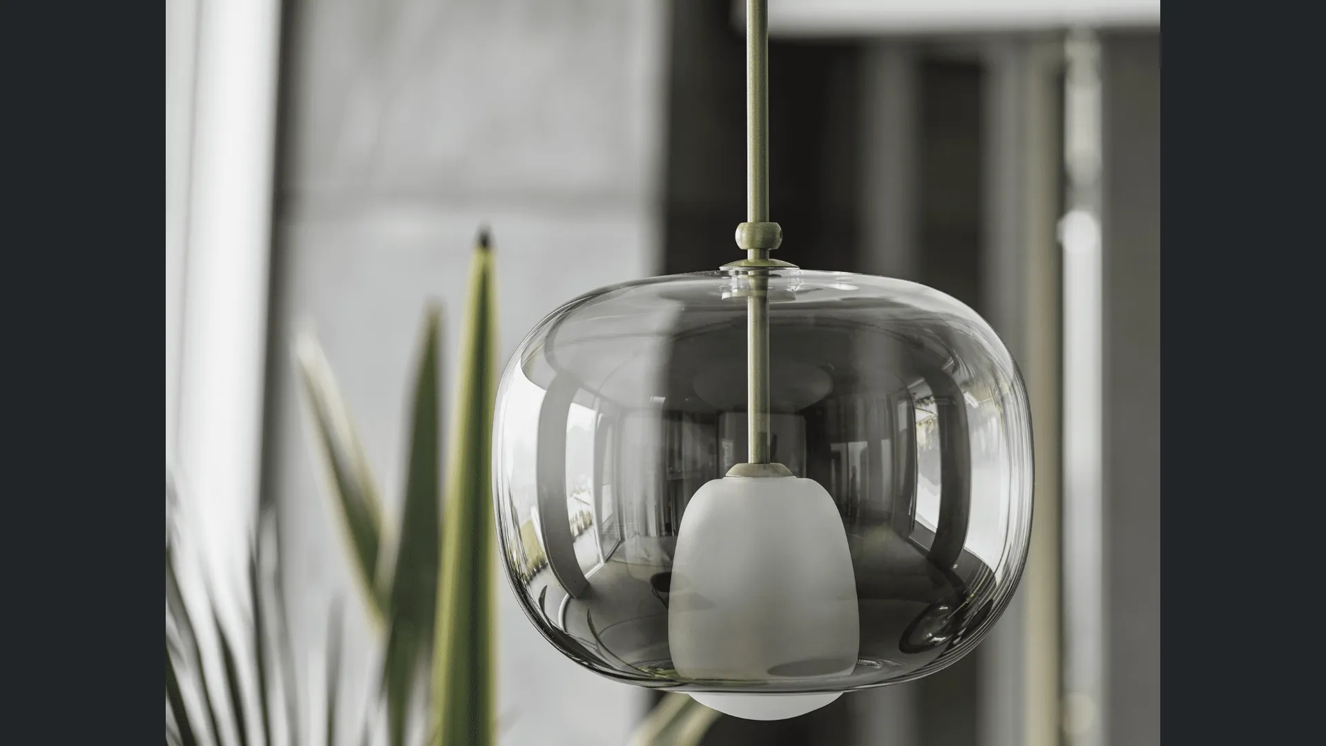 Lampada a sospensione Blow in vetro borosilicato e ottone di Bontempi