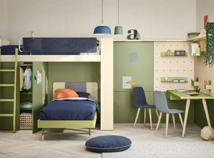 Cameretta con letti a castello armadi e scrivania a boiserie Kids space 11 di Nidi