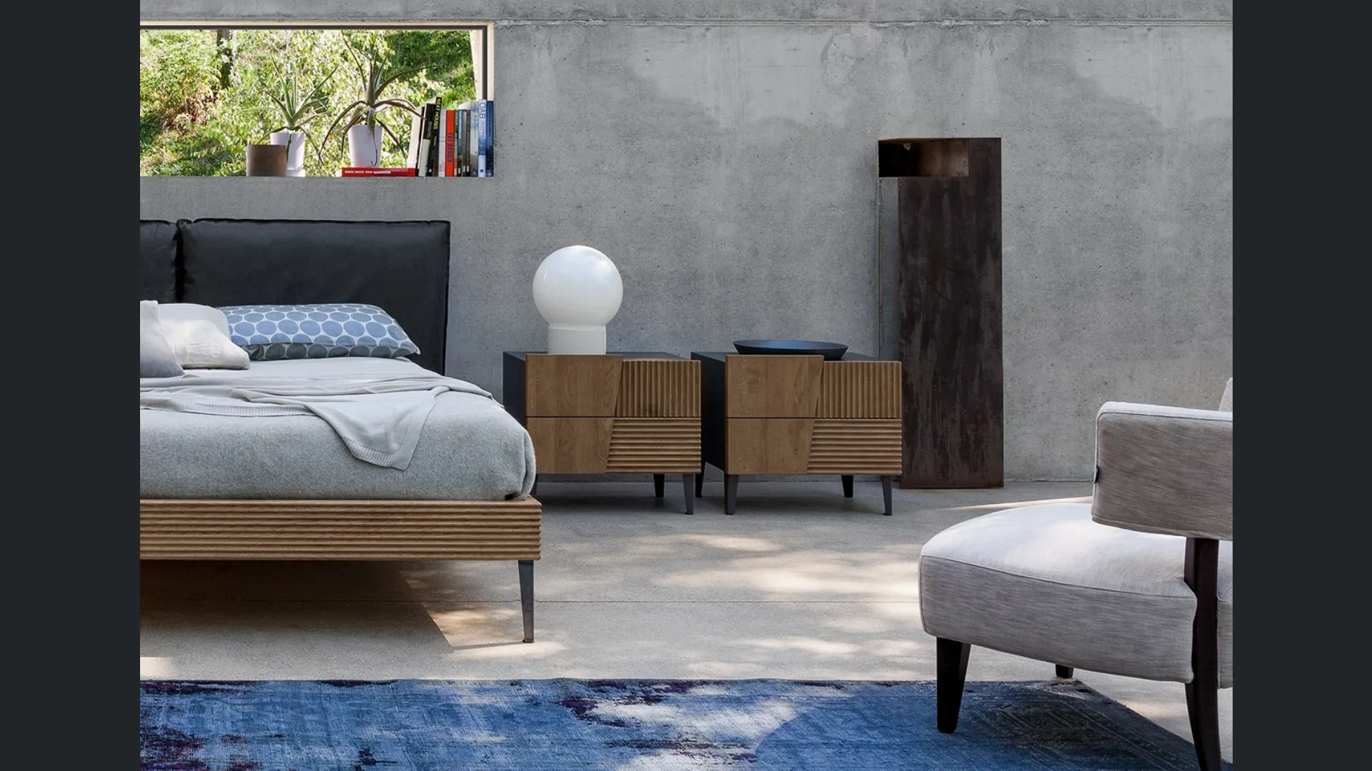 Comodino Design in Rovere massello di Devina Nais