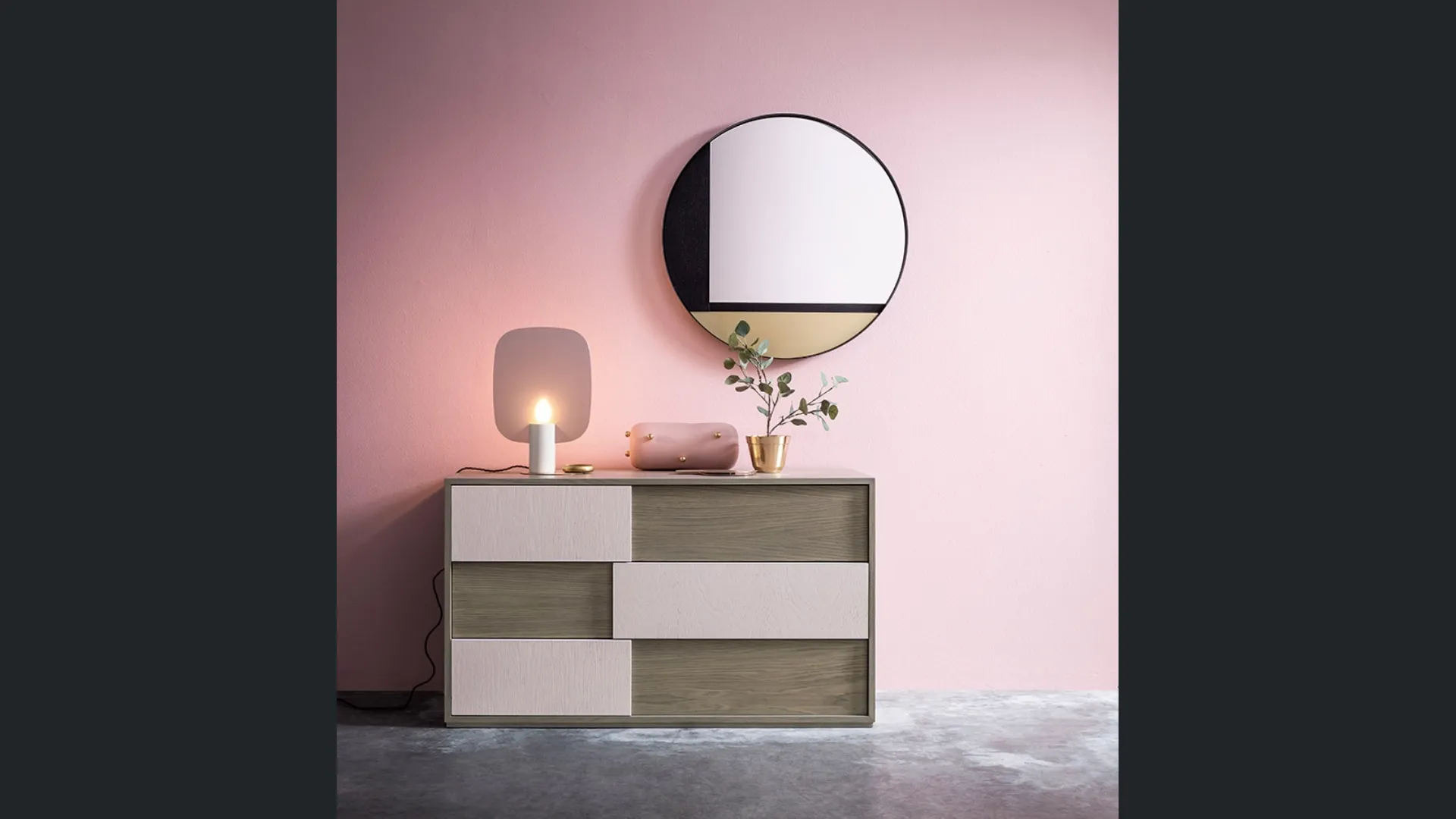 Comò Side in legno di Rovere con finiture diverse di Devina Nais
