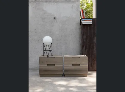 Comodino Zero16 in legno massello di Rovere di Devina Nais