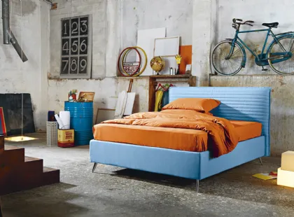 Letto moderno imbottito con testiera trapuntata a stisce orizzontali Bob Stripes di Noctis