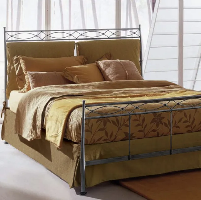 Letto matrimoniale in ferro battuto Eolo di Bontempi