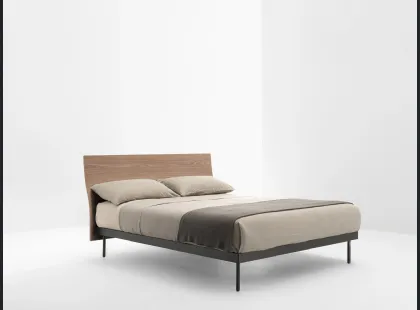 Letto con testiera leggermente curva in essenza easy Noce di Filesse di Caccaro