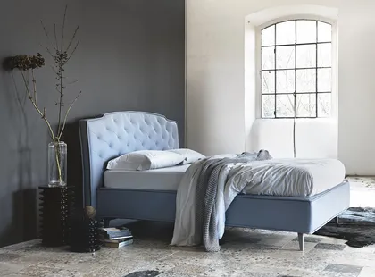 Letto in tessuto imbottito Frank di Noctis