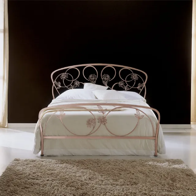 Letto con testiera lavorata con fiori in ferro battuto Glicine di Bontempi
