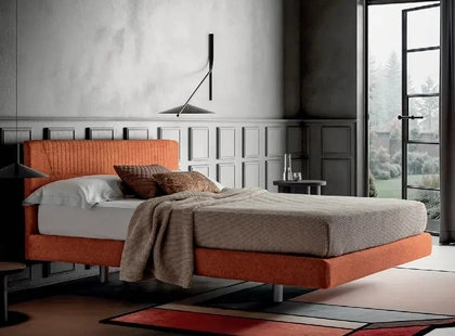 Letto con testiera imbottita Kiss di Rigosalotti