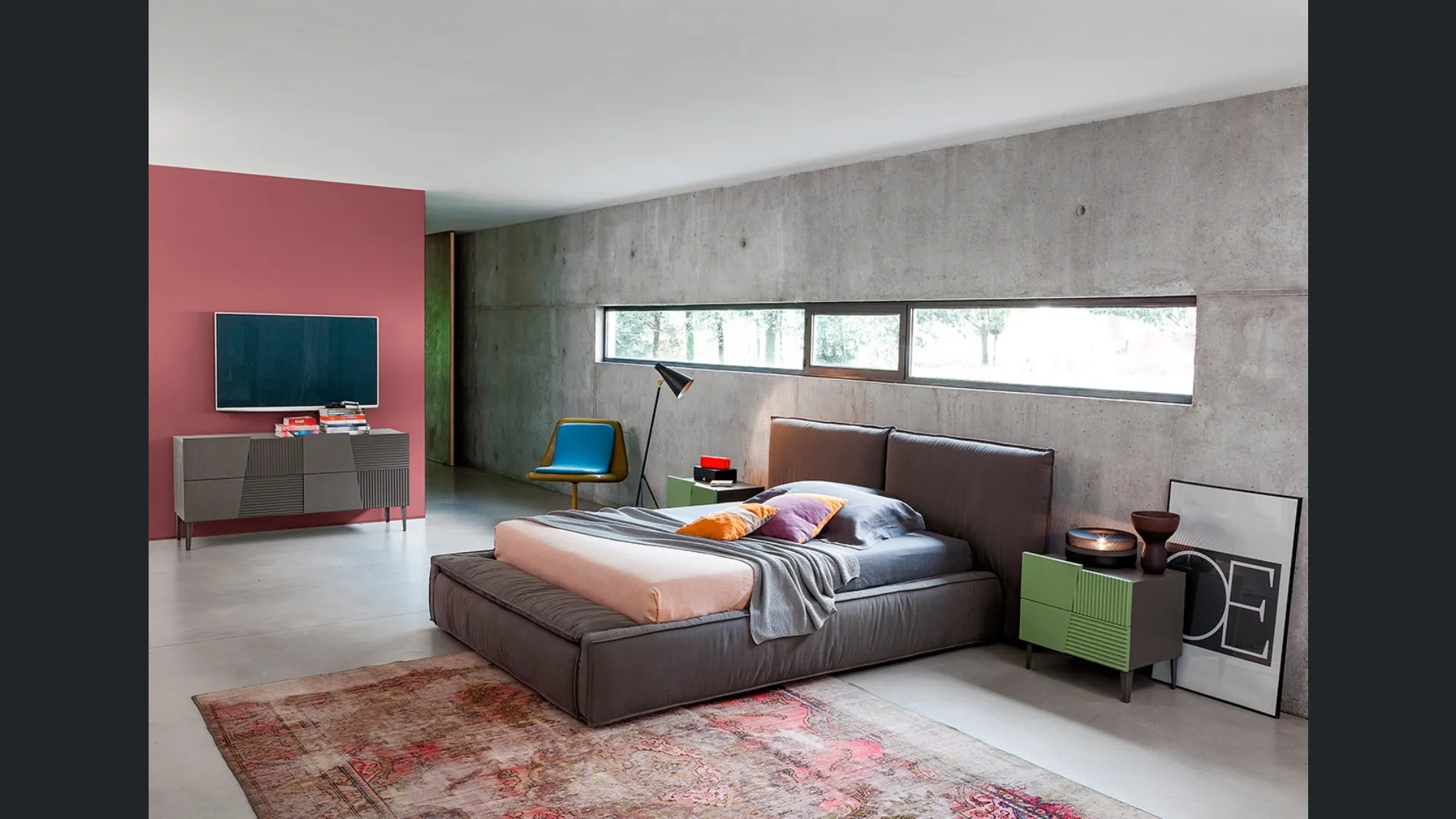 Letto Imbottito con Panchetta di Devina Nais