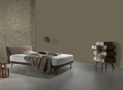 Letto matrimoniale in tessuto color tabacco Nuovo Bacco Ring 8 di Excò