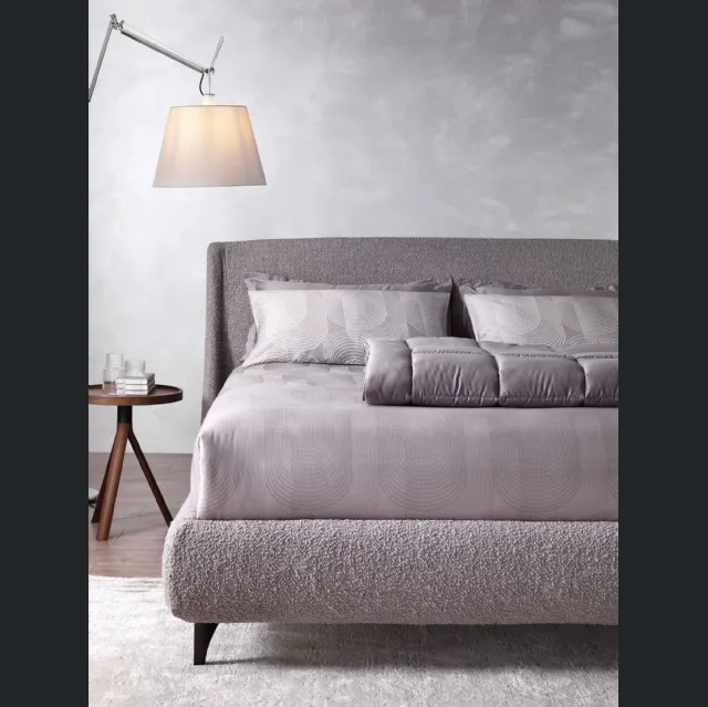 Letto in tessuto con testiera Why Not Camellia di Altrenotti