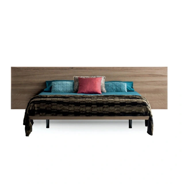 Letto Zen con testiera effetto sospesa di Devina Nais