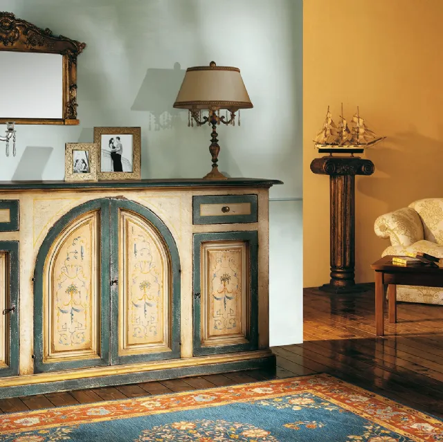Madia Alta in legno con finitura anticata e decori Daylight 06 di Salaiolo