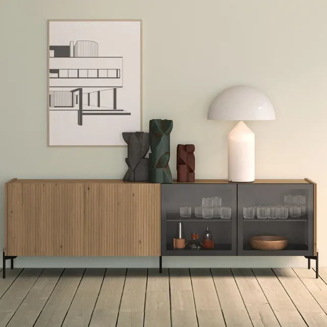 Madia Zero22 in legno cannettato di Rovere massello con due ante in vetro di Devina Nais