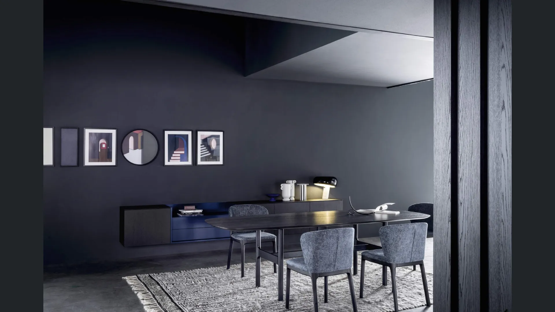 Mobile sospeso Madia Box 18 01 in Rovere Carbone e laccato opaco di Novamobili