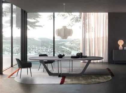 Tavolo Cosmopolitan con piano e base in Rovere massello di Devina Nais