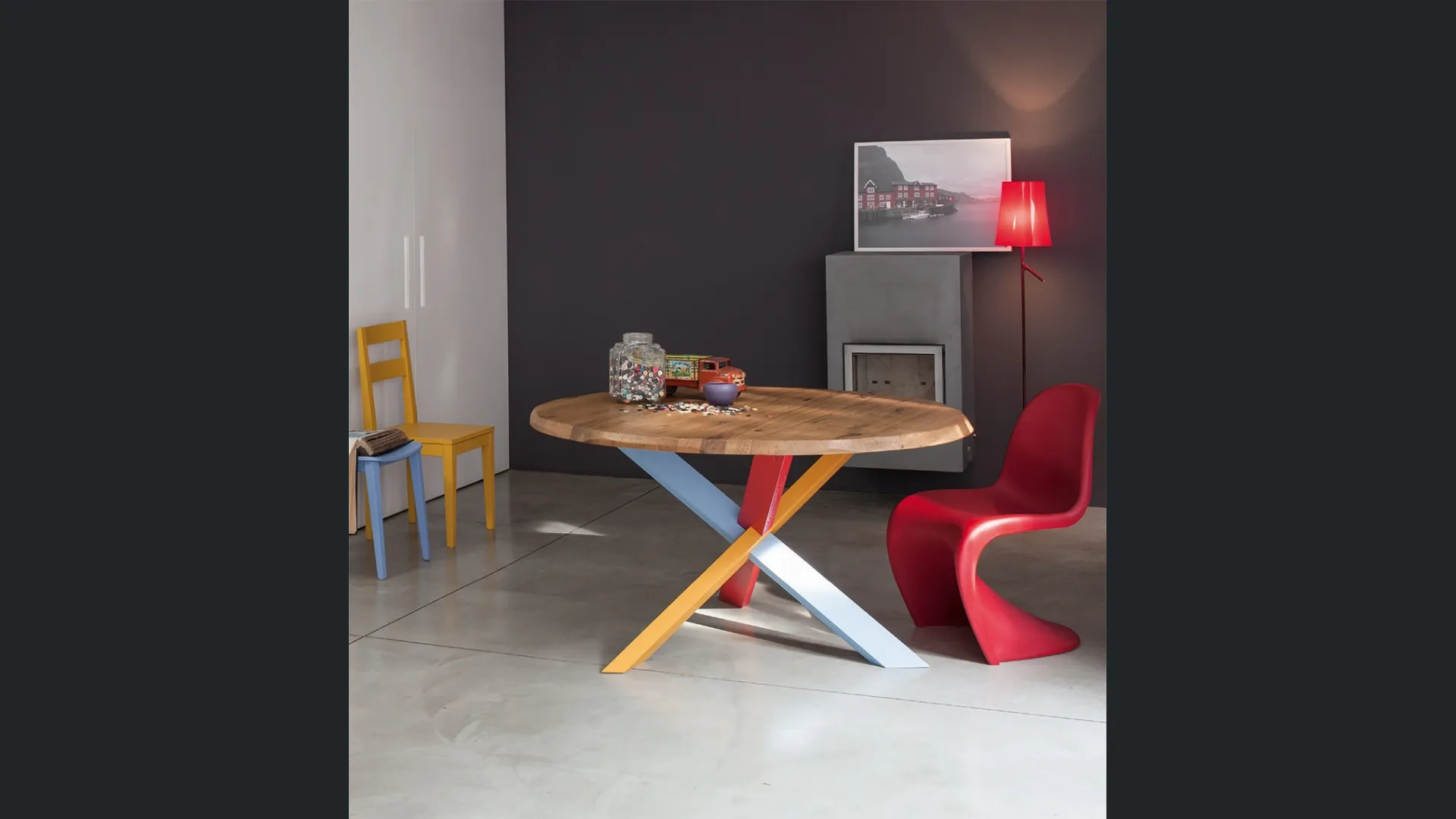 Tavolo Round di Devina Nais