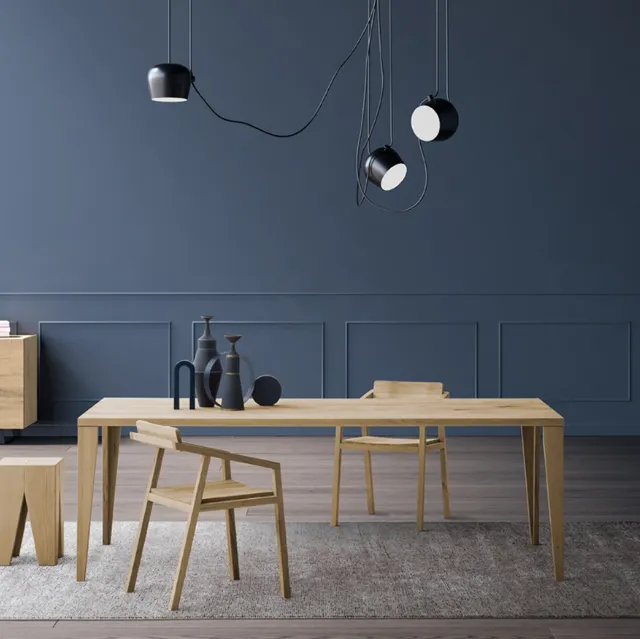 Tavolo Smart in legno massello di Rovere di Devina Nais
