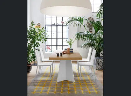 Tavolo allungabile in nobilitato rovere naturale con base in metallo bianco opaco Wings di Connubia